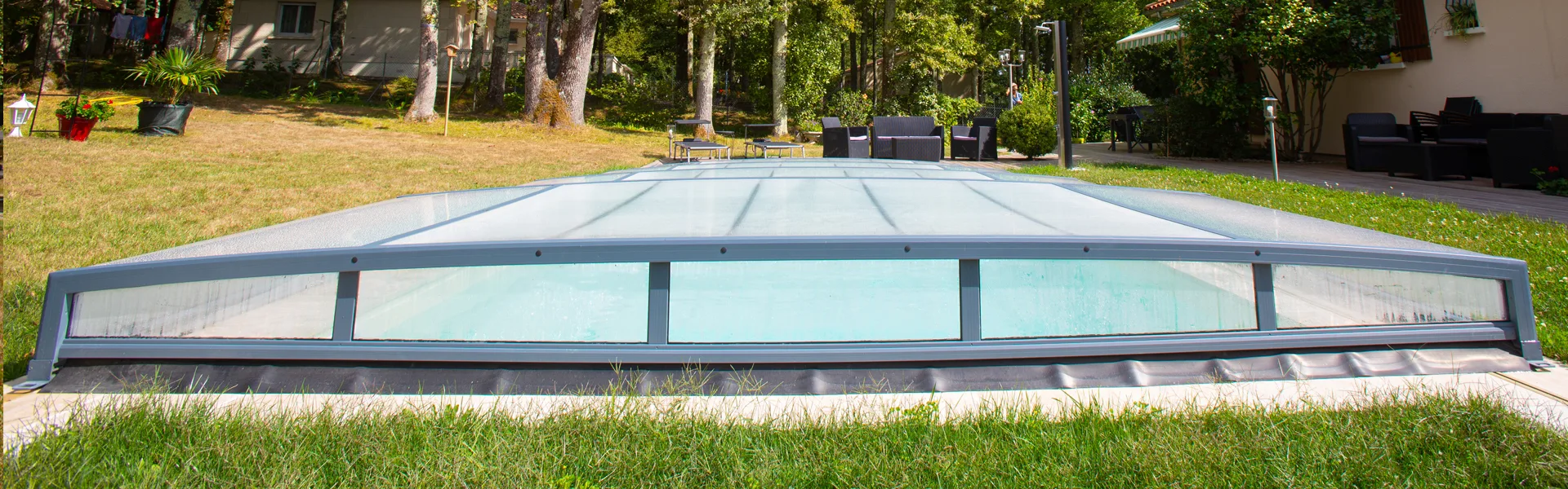 Abri de piscine : votre oasis de tranquillité en Charente (16)