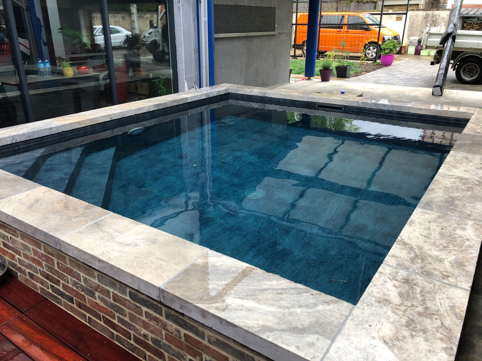 Rénovation d'un bassin en mini-piscine hors-sol - © FERTÉ PISCINES