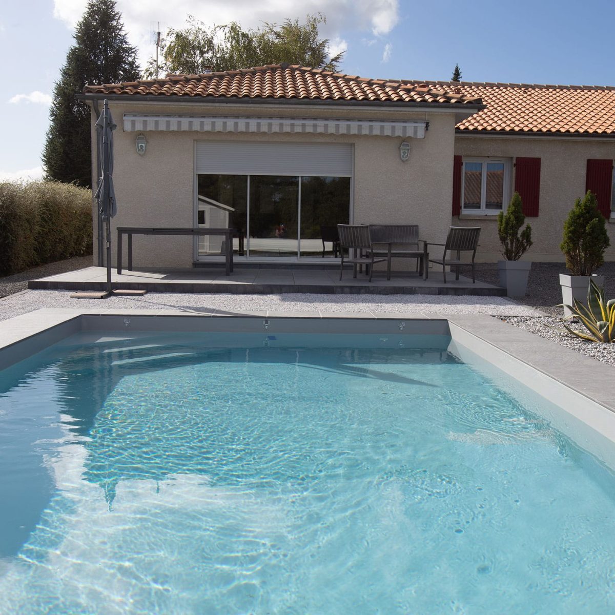 Piscine extérieure enterrée